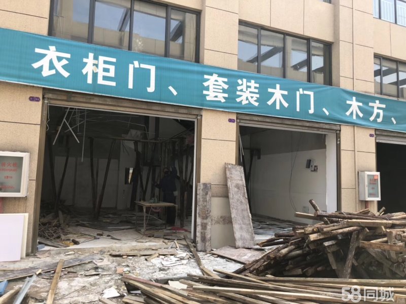 云飛東大門商鋪，總價低，可自營，可出租可自住