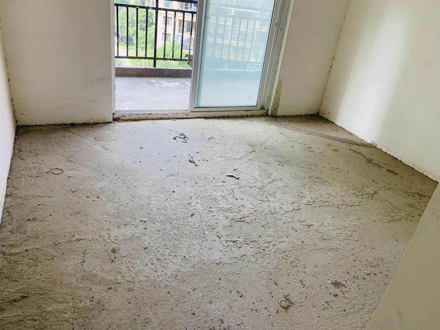 三豐鼎城送露臺(tái)入戶花園證滿兩年