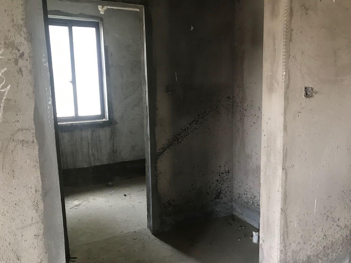 上林仙苑純板房戶型三室兩廳一衛(wèi)一陽臺急售戶型 