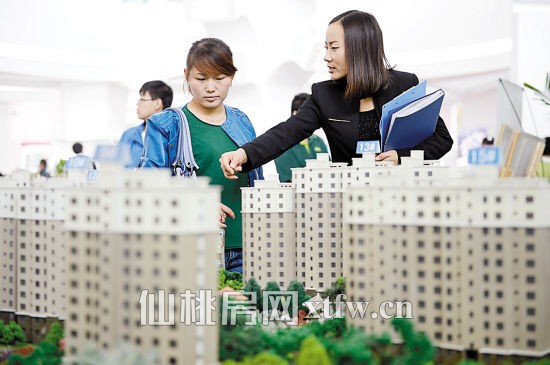 一线房价呈失控状态 楼市盛极而衰苗头已现