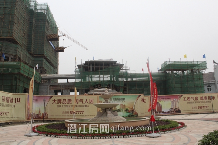 中南世纪锦城5月工程进度 7号楼已经封顶