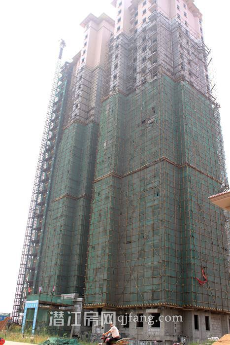 中南世纪城8月工程进度：5号楼建至5层