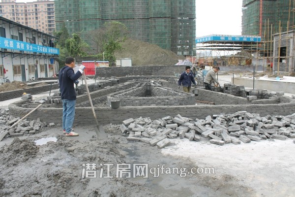 海韻麗景園9月工程進度：廣場正在建設(shè)中