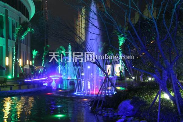 华茂阳光城9月工程进度 夜色里的景观