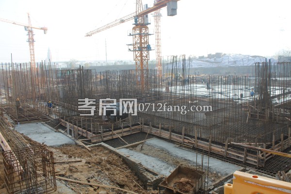 香港城二期12月工程进度 1-3号楼在做地基