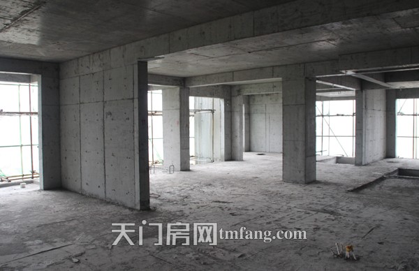 碧水园3月工程进度：B栋楼已建至17层