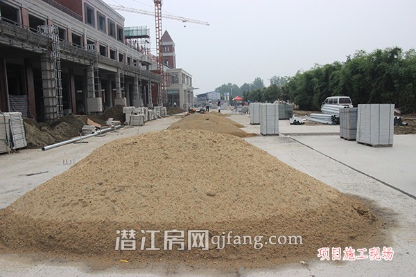 潜江天下城5月进度 沿街商业正做内部建设