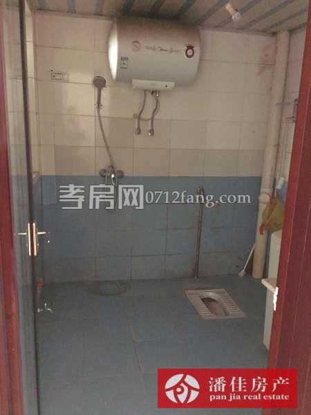 【潘佳房产推荐】【建设路中段2/6楼110㎡3室2厅中装出租，有图】