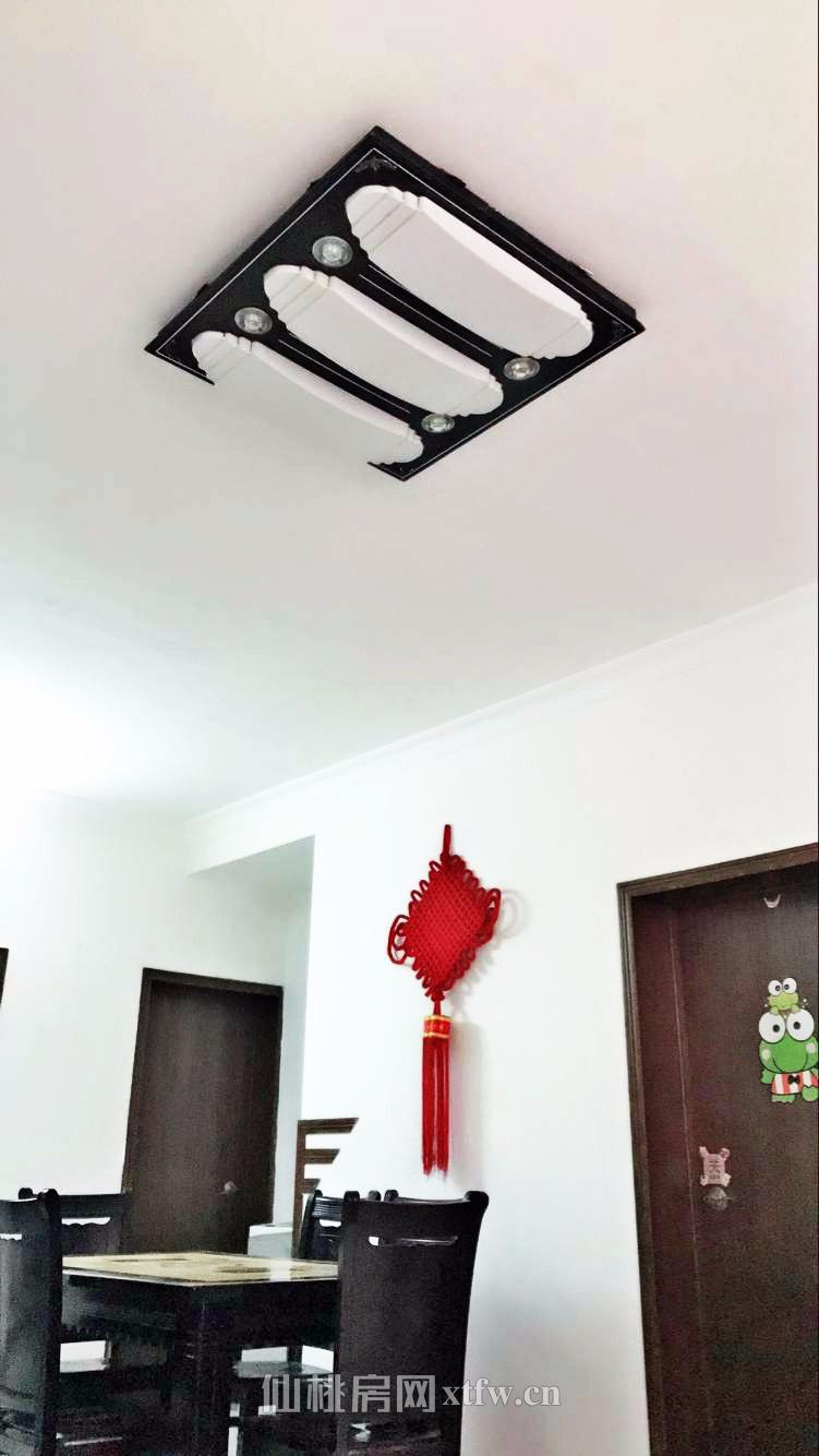交通路地富小區(qū)精裝房出售
