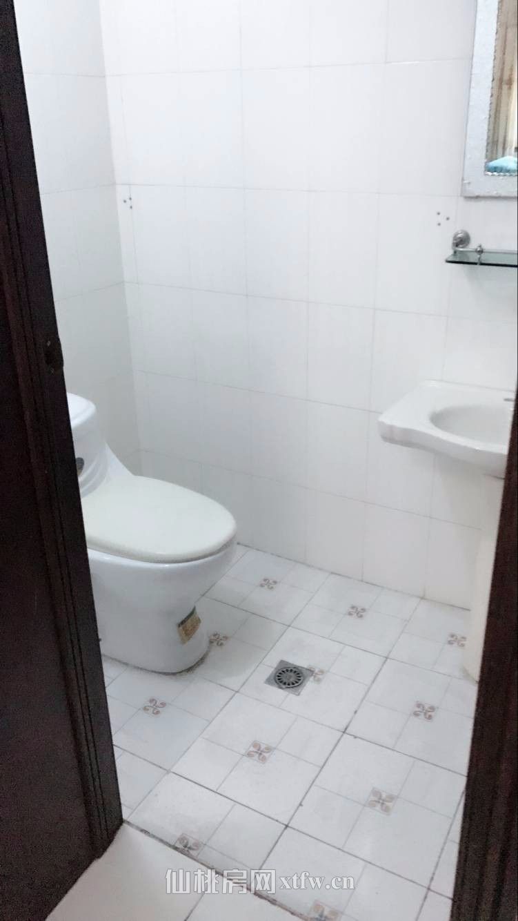 交通路地富小區(qū)精裝房出售