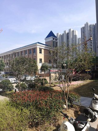 三面采光南北通透香港城一期4室2厅2卫139送20平观景房