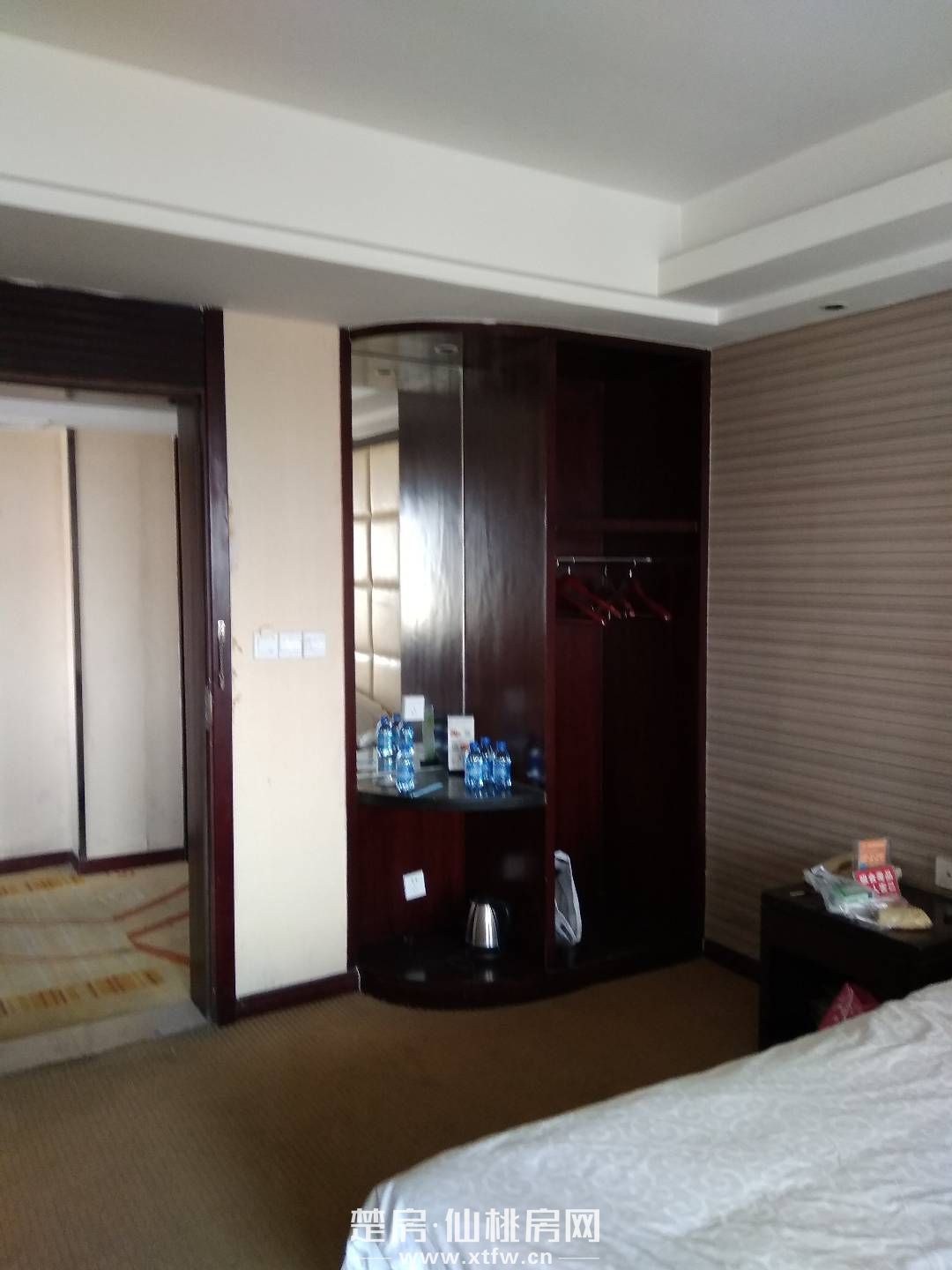 凱賓斯 出售， 城區(qū)，精裝不到1年，單價(jià)4000，家電齊全拎包入住！歡迎 看房