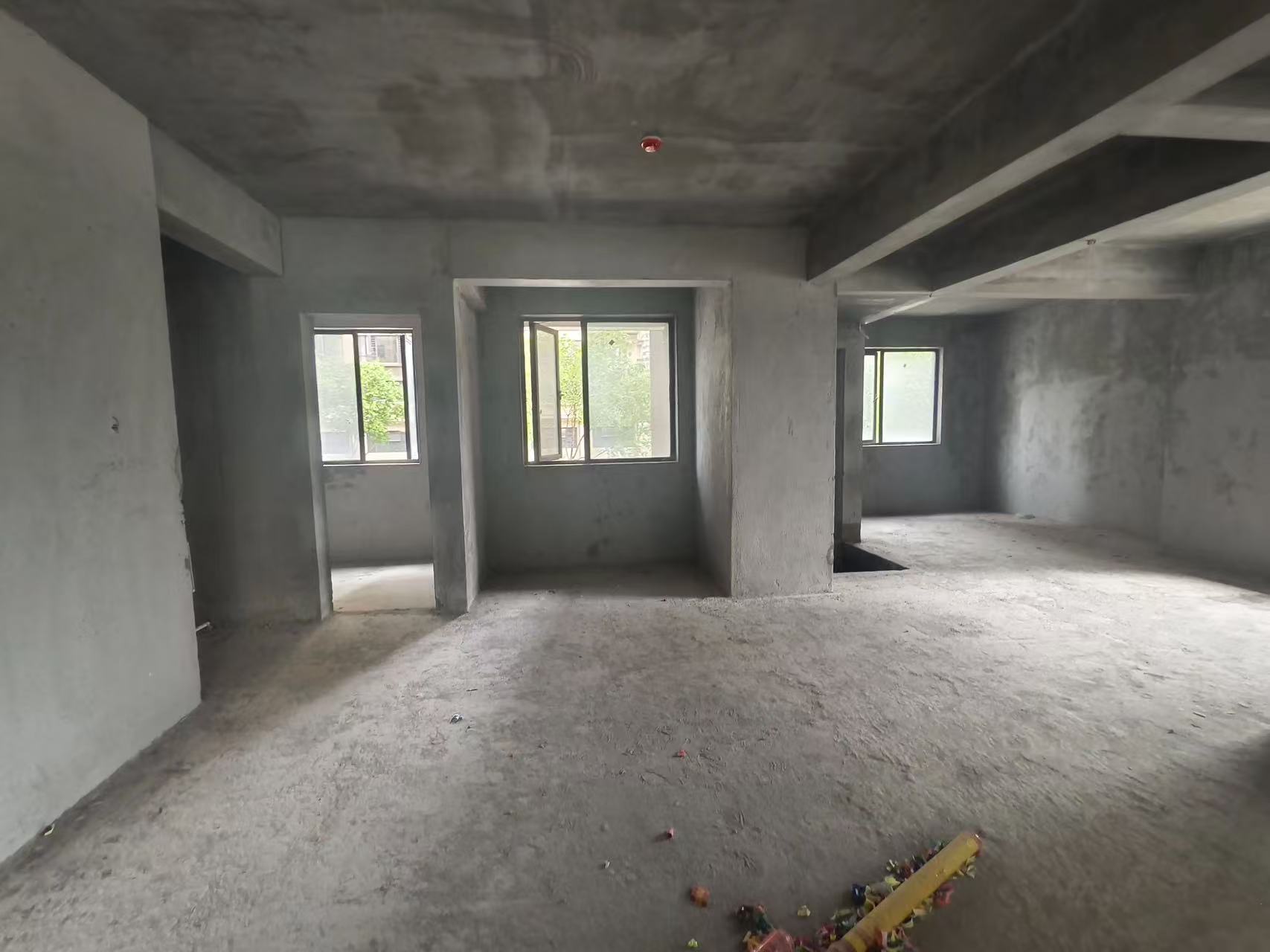 降价了，城南，荣怀，带300平露台，房东都是加钱买的现在直接送，捡漏