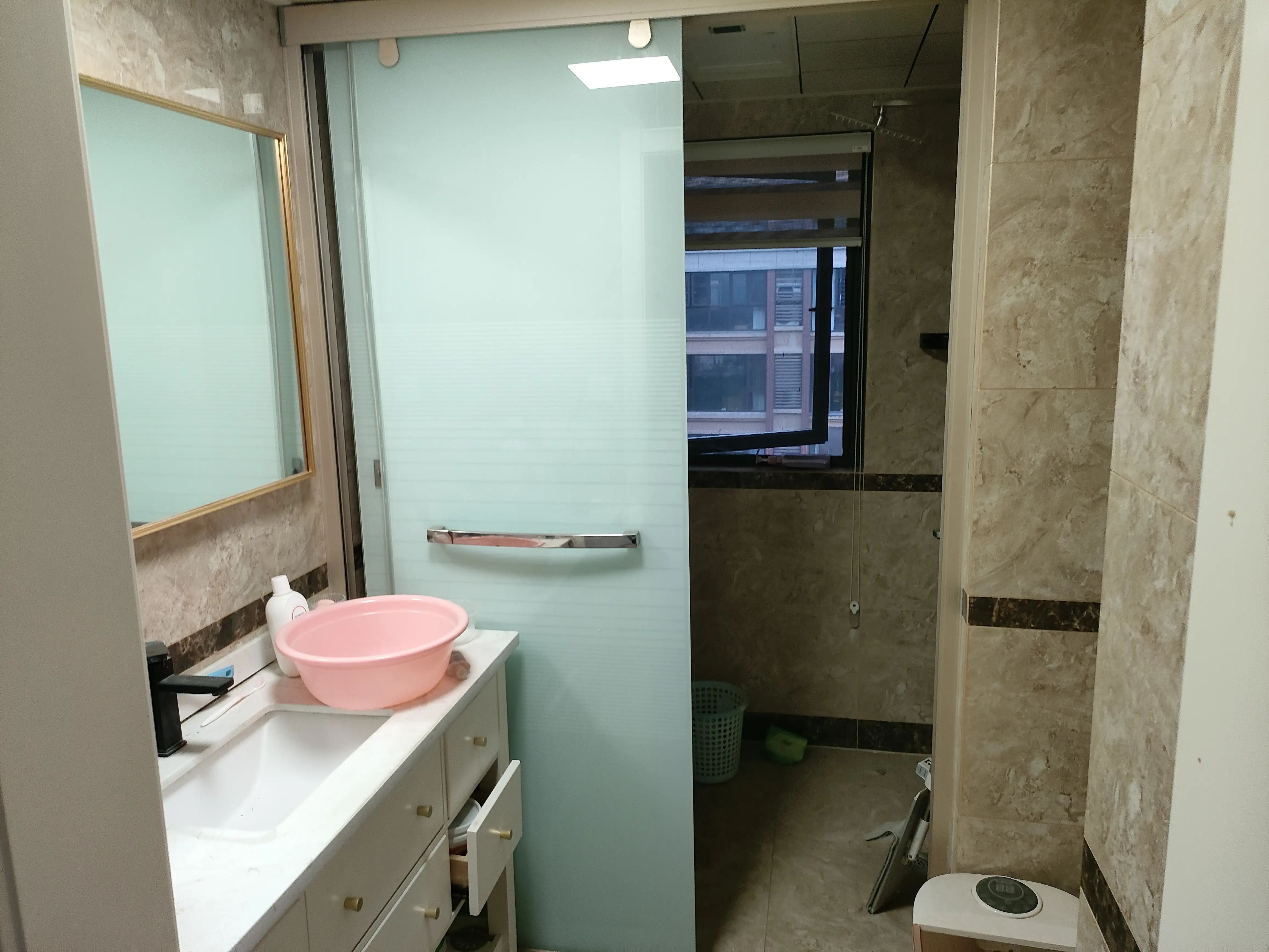 城南，新城五期，电梯洋房，好楼层5楼，精装3房2卫，证满二