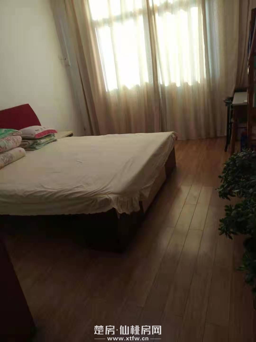 實(shí)驗(yàn) 對(duì)面商城北門工商局宿舍樓