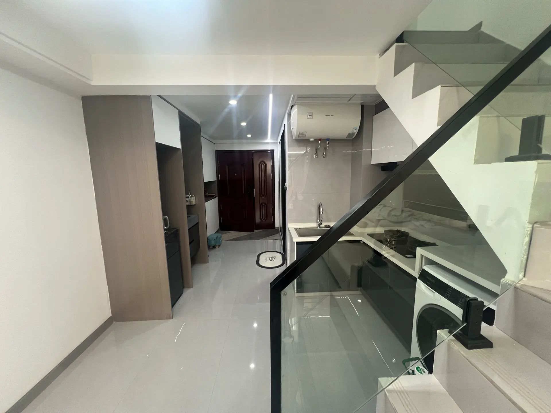 城南，吾悦广场旁，碧桂园公寓，精装两房，一口价29万