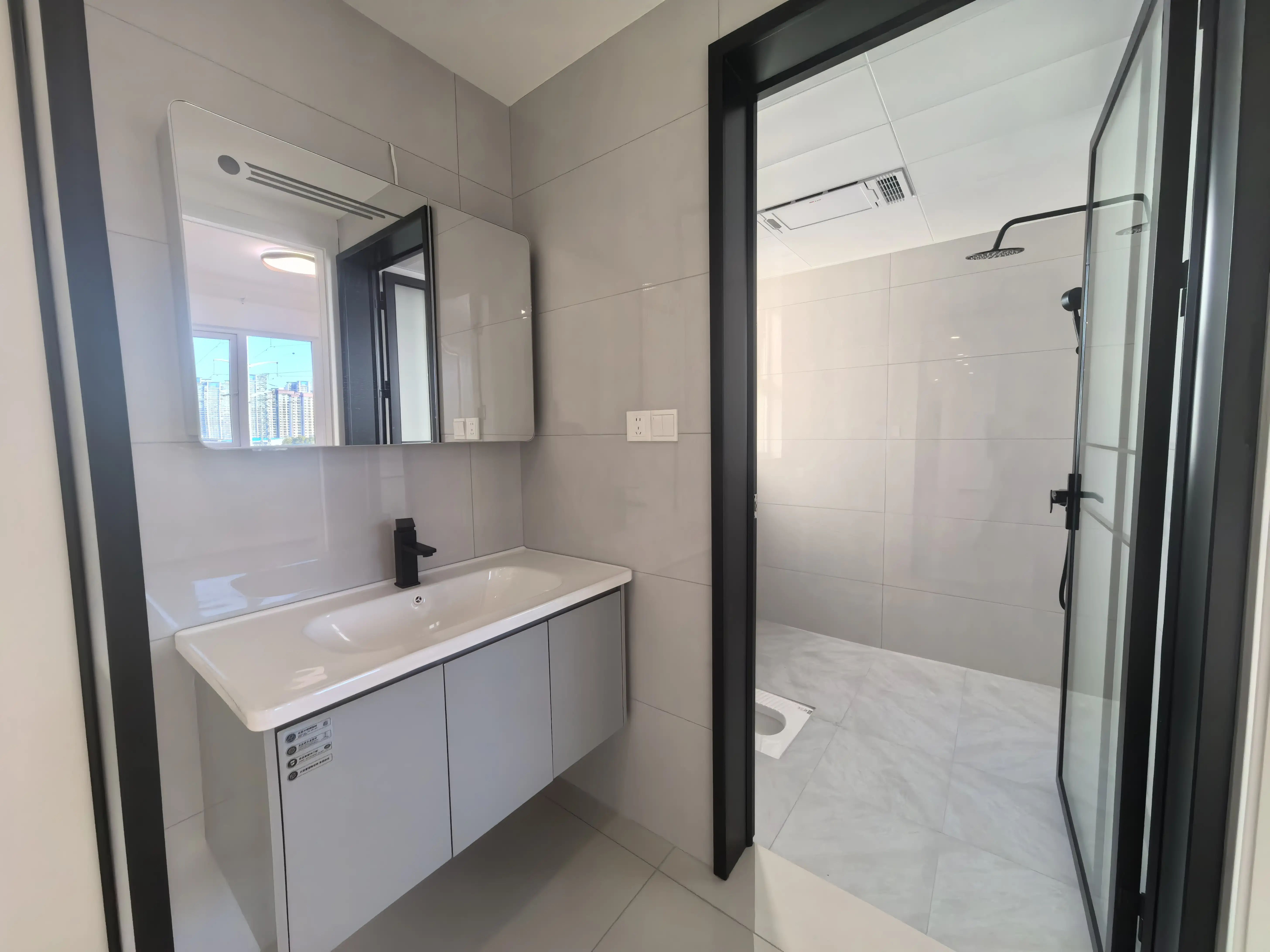 诚心出售，满庭春，精装三房，南北通透双阳台，边户，法式风格，价格好谈