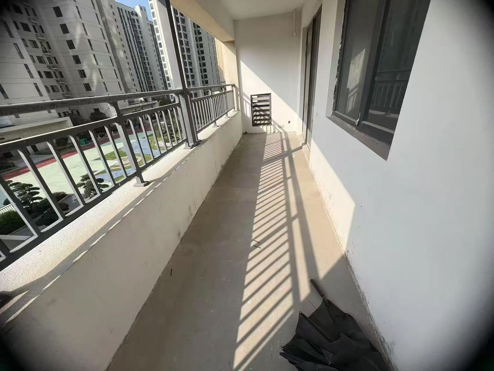 城南，蓝天花园，公园旁，一梯一户纯东边户，双阳台，南北通透，单价6000