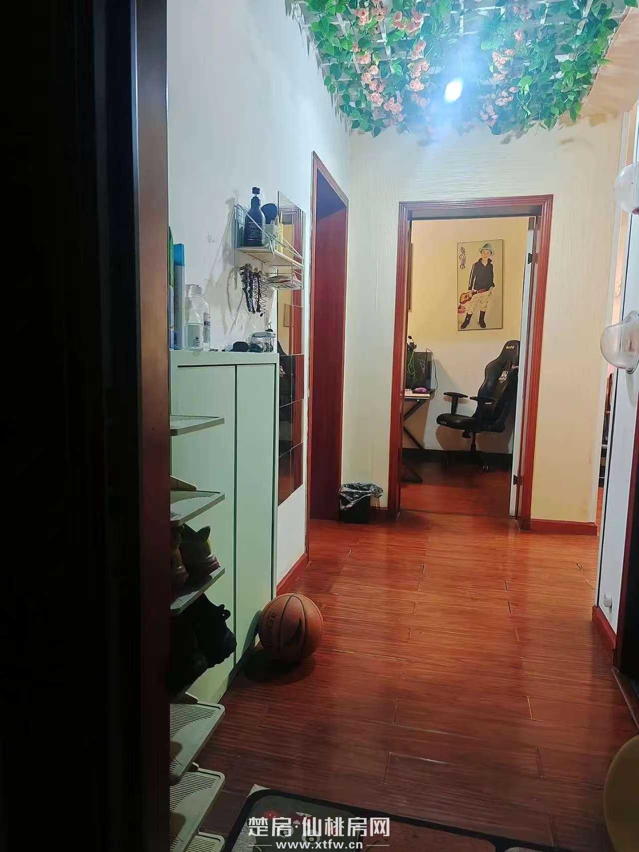 流潭公园正对面满五