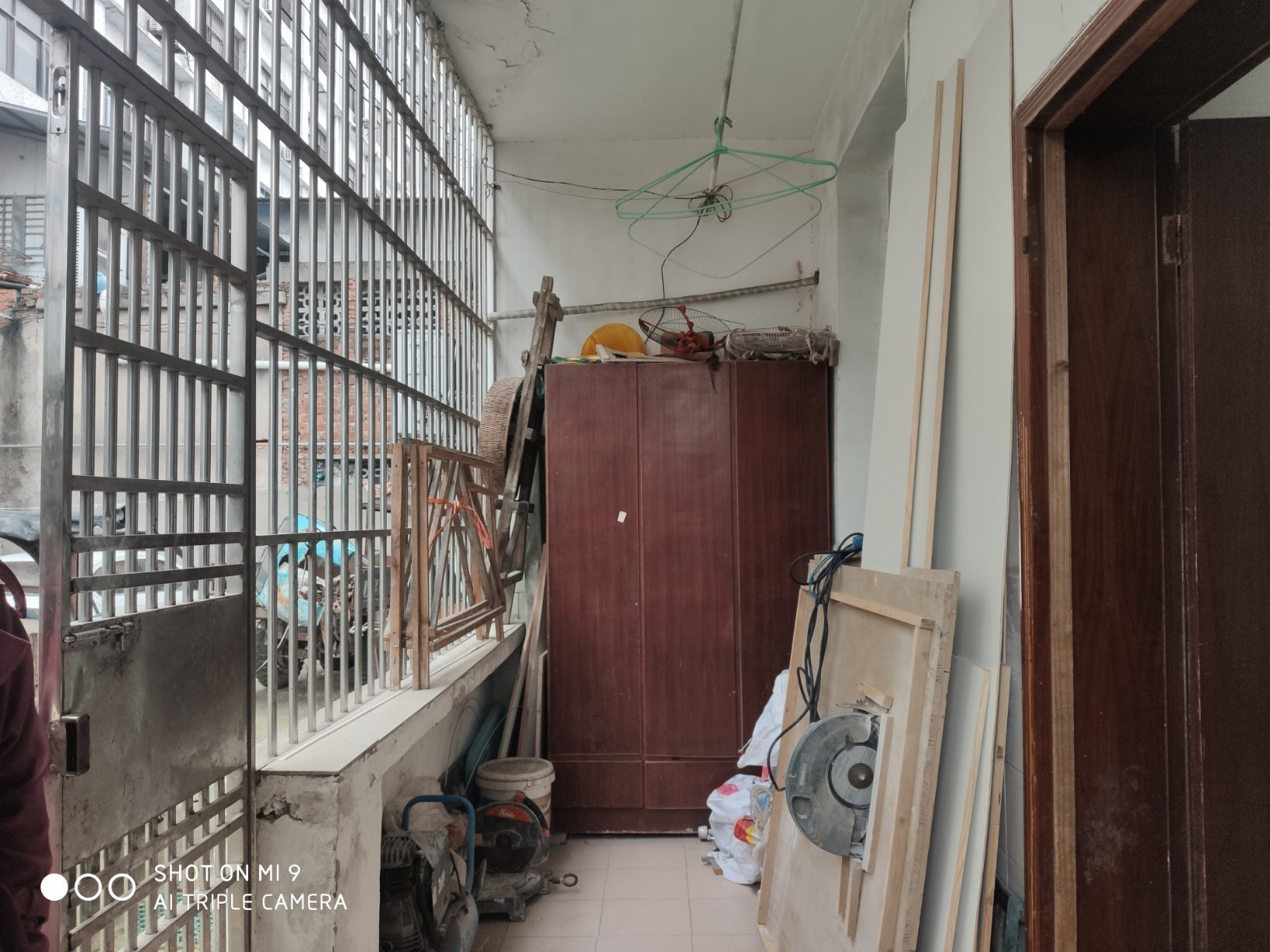 城東加油站工藝苑地理位置非常優(yōu)越，房東急售。