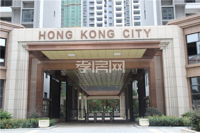 香港城·裕华苑11月工程进度： 7/8号楼在建外立面