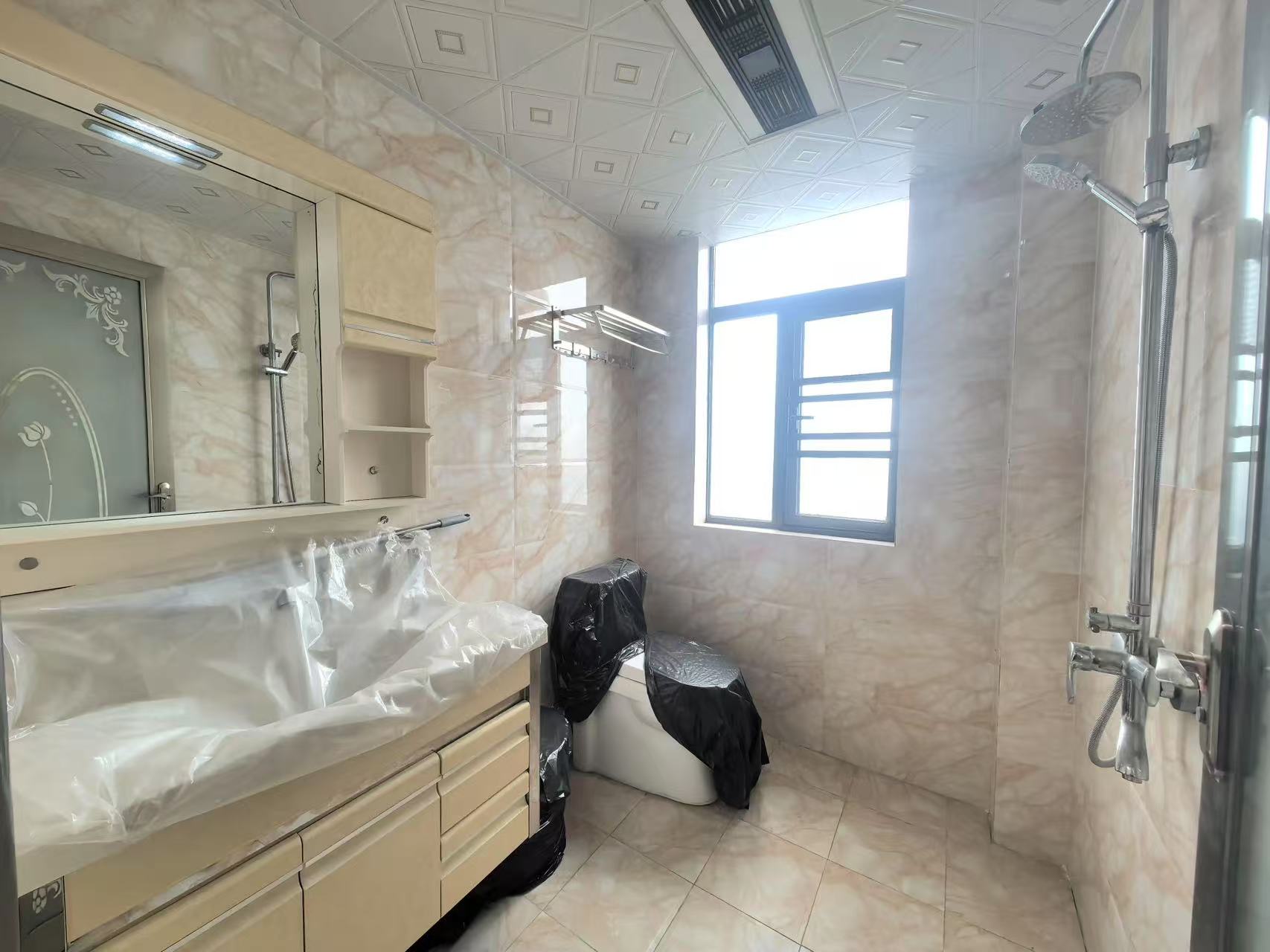 颐和公馆，精装3房2卫，单价3900，好楼层比毛坯都便宜西边户