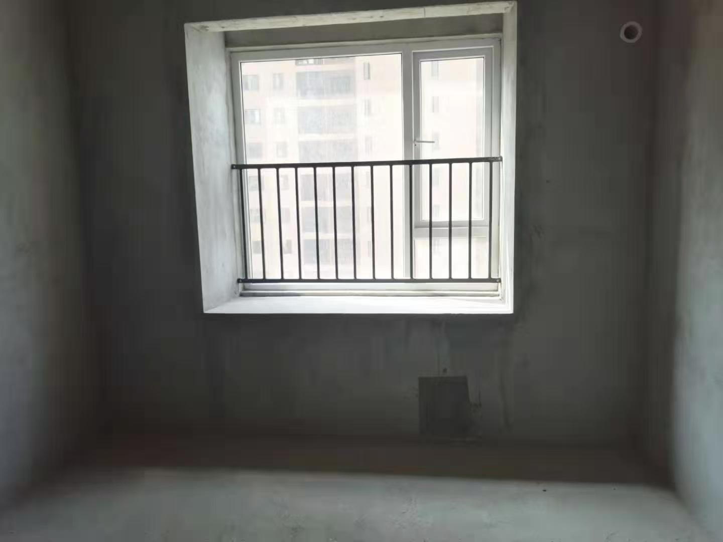 急售，捡漏，满庭春，电梯好楼层，满2，毛坯三房，33万