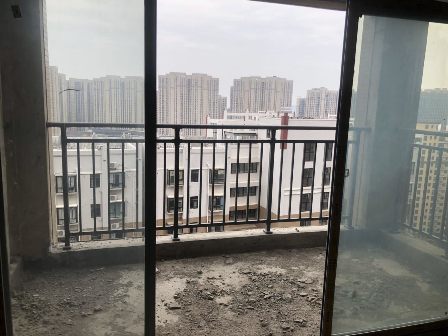 沔陽公館毛坯三房兩衛(wèi)采光好戶型方正 看房