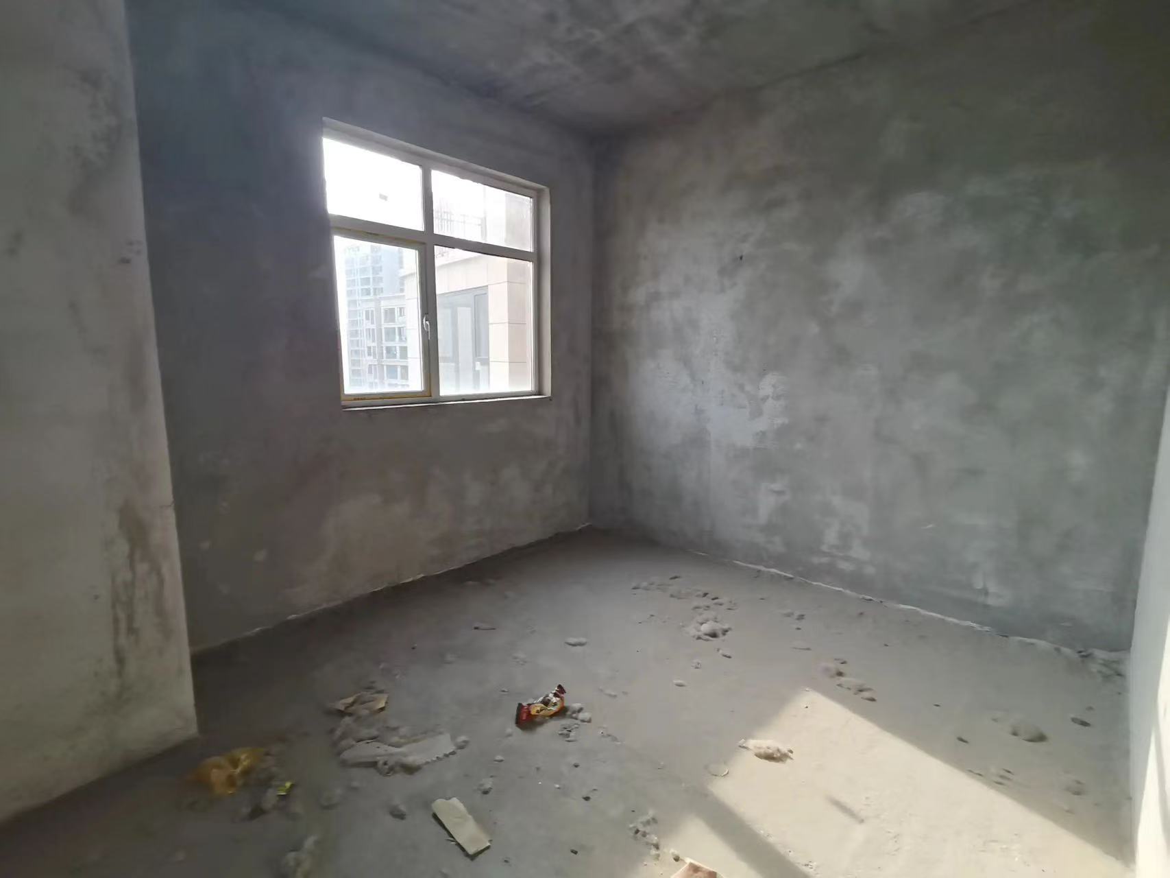 城南，沔阳清华园，毛坯三房两卫，小高层15楼，看中可谈