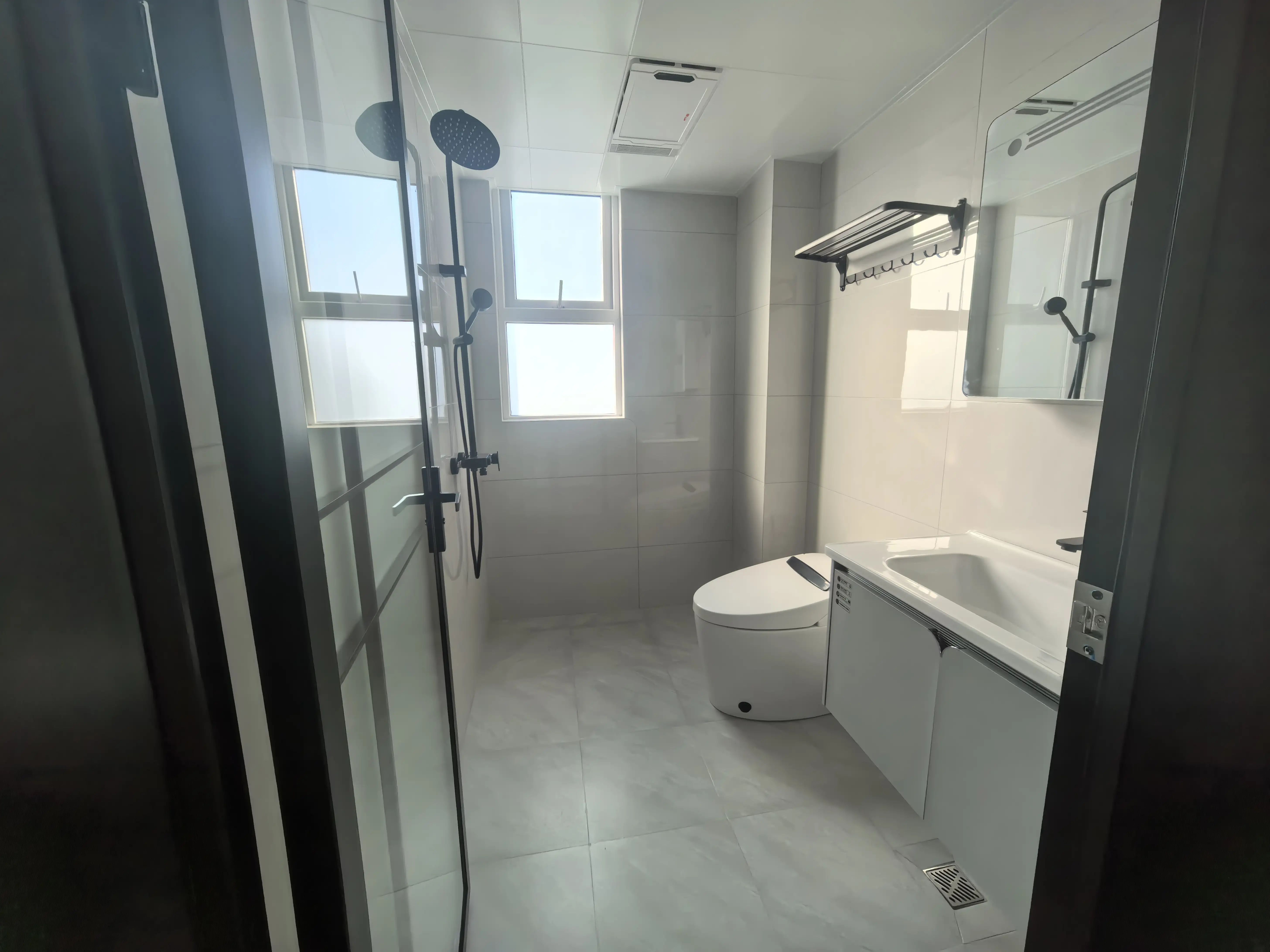 诚心出售，满庭春，精装三房，南北通透双阳台，边户，法式风格，价格好谈