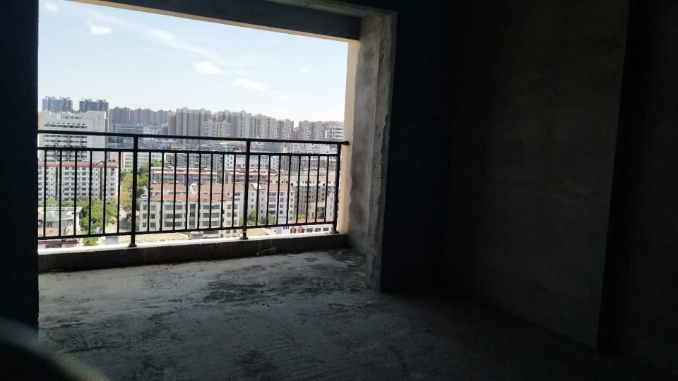 武商旁，財(cái)源盛景電梯中層，有證可按揭，單價(jià)美麗，看房方便