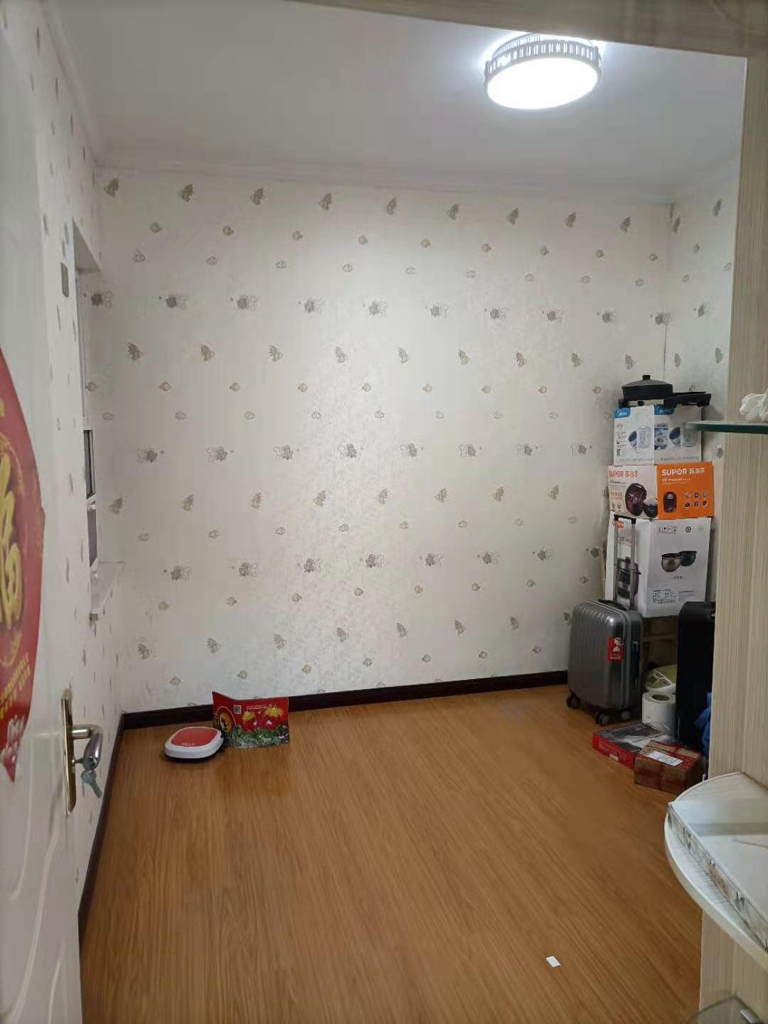 元泰未来城，精装修一天未住，本来是给儿子装婚房的，在武汉买了