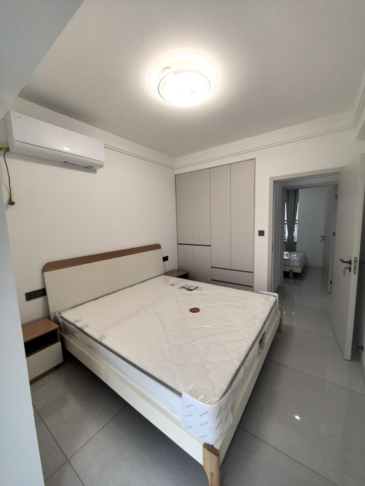 西城名苑2室2厅精装修拎包入住交通便利房东直租