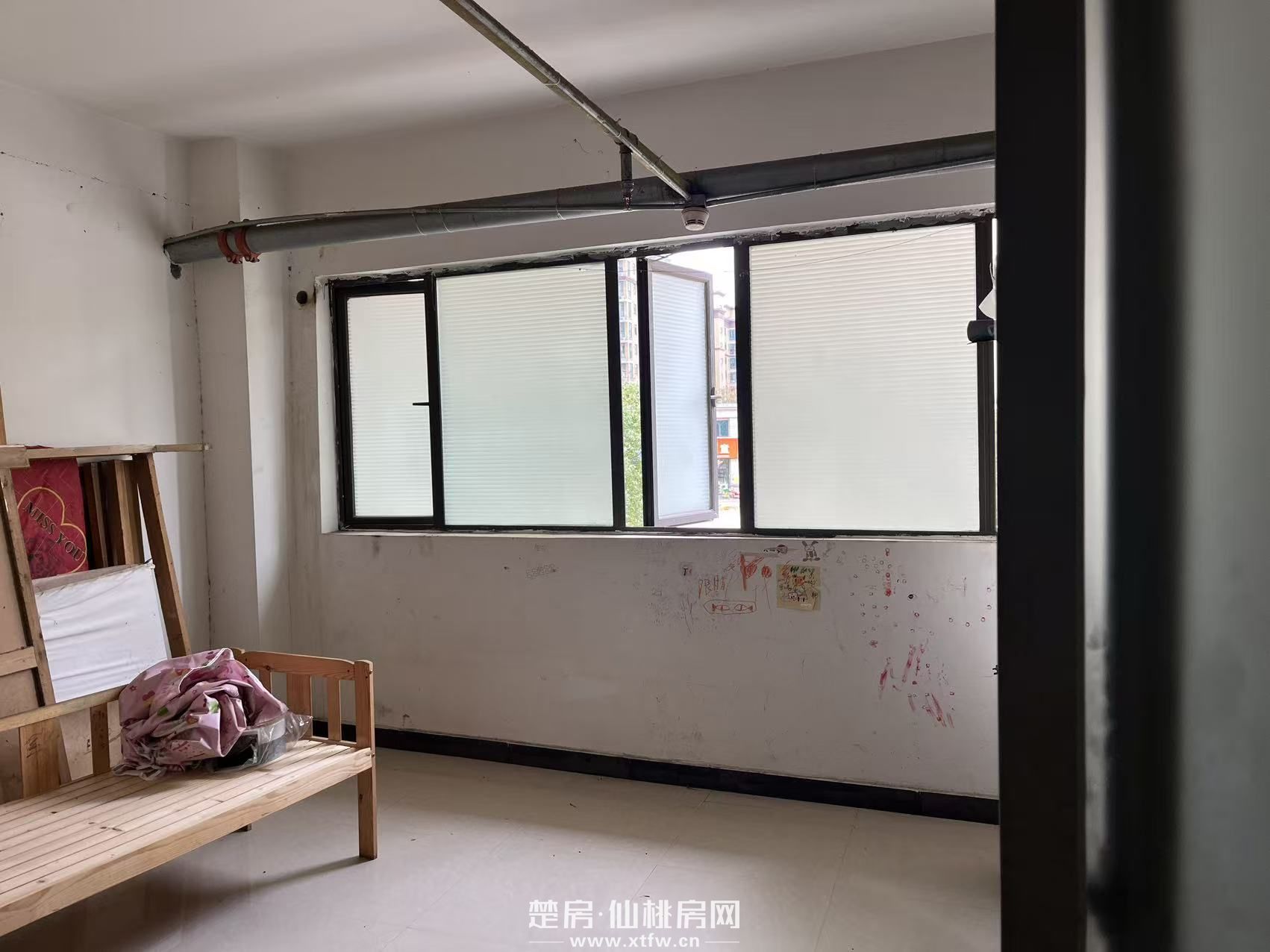 新城一号五期大门口门面出租