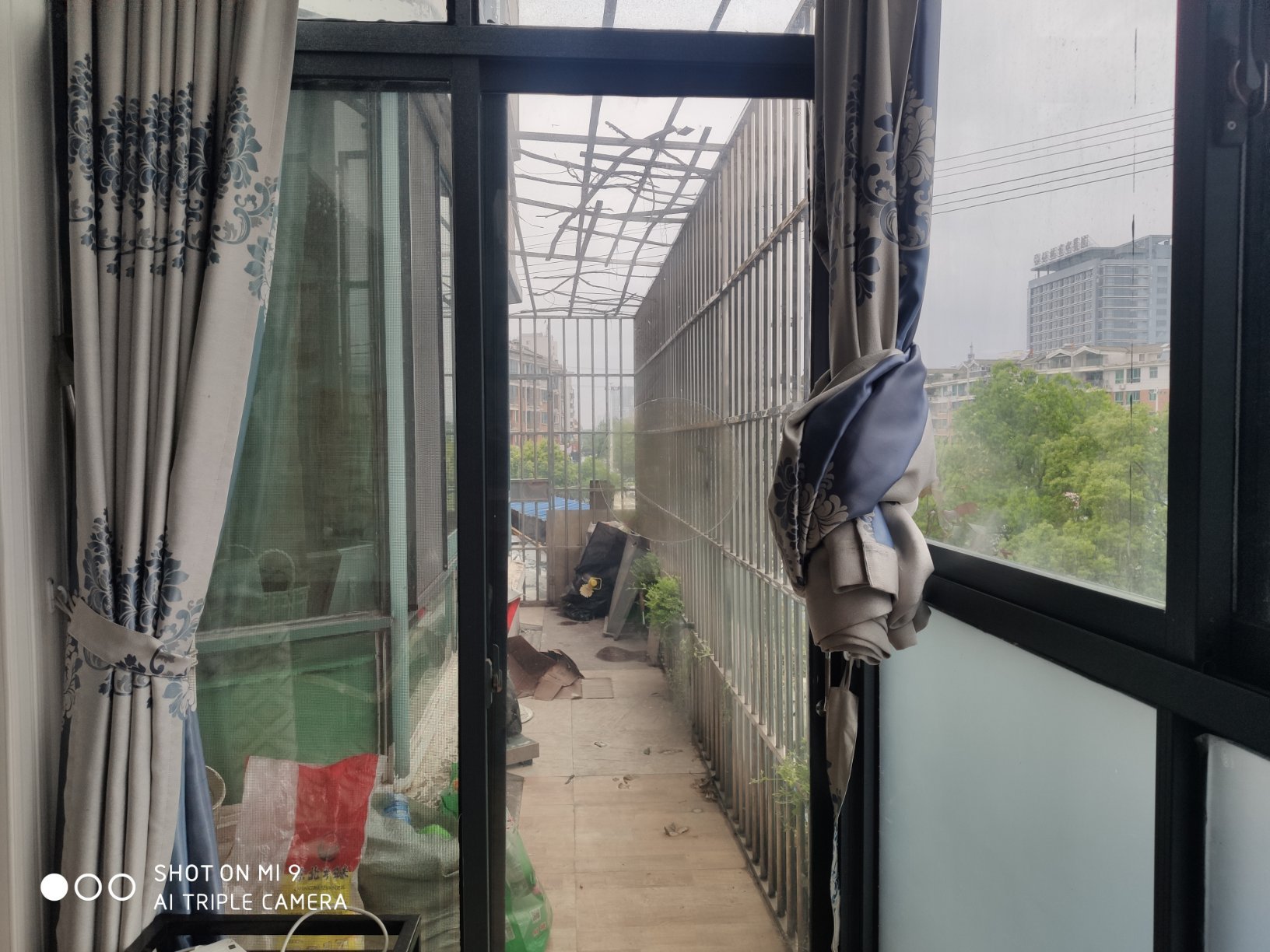 青青家園豪裝三房，全屋中央空調(diào)品牌家電全送。