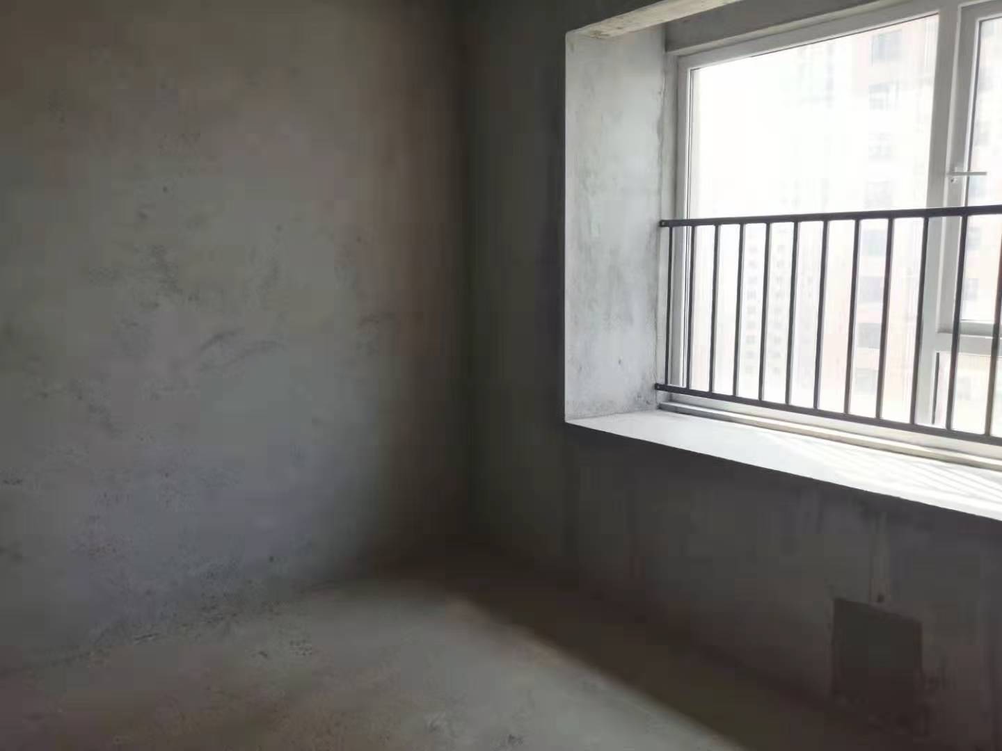 急售，捡漏，满庭春，电梯好楼层，满2，毛坯三房，33万