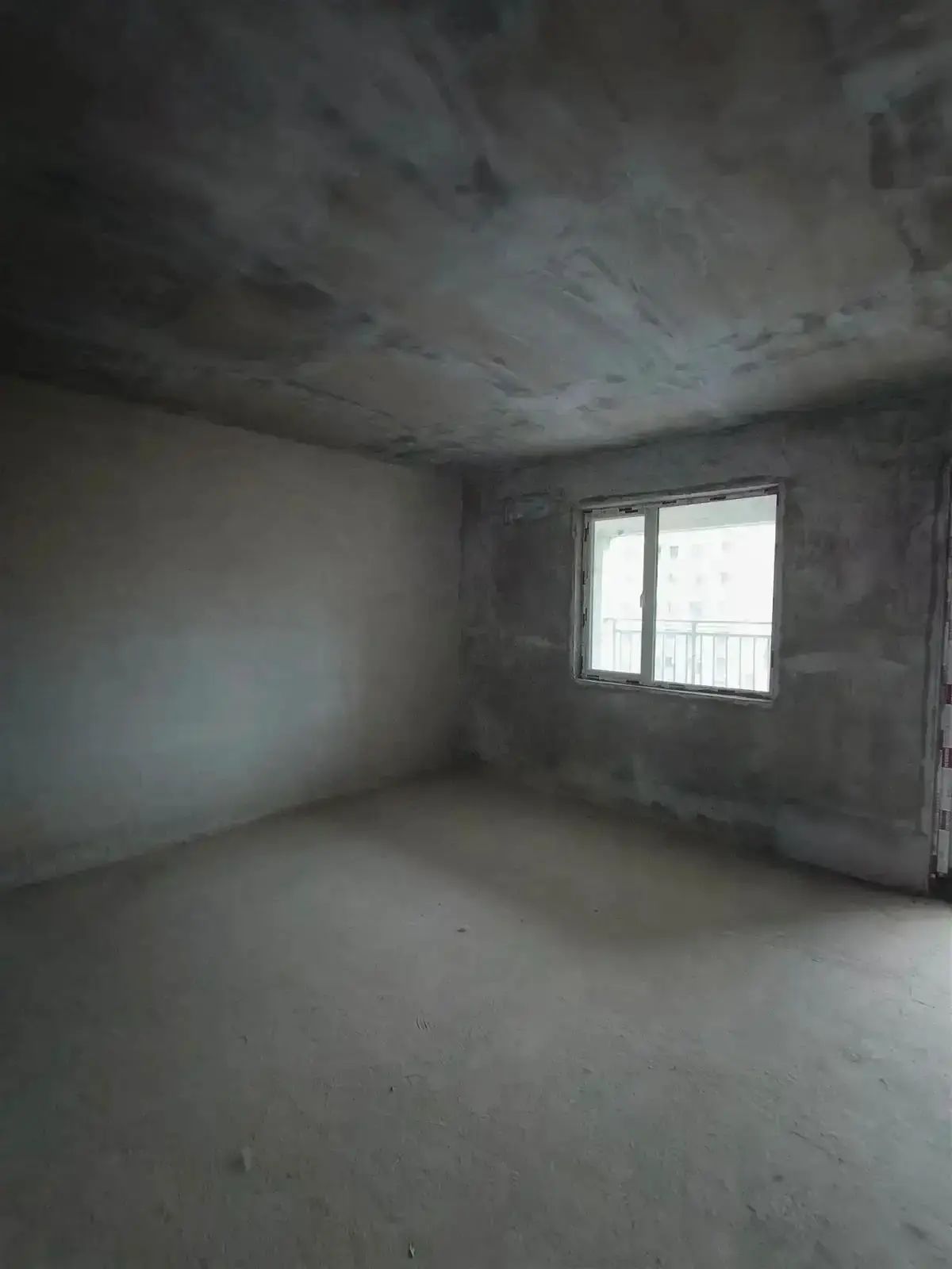 新城名都，，带车位，毛坯大四房，东边户，好楼层，证满二南北通透