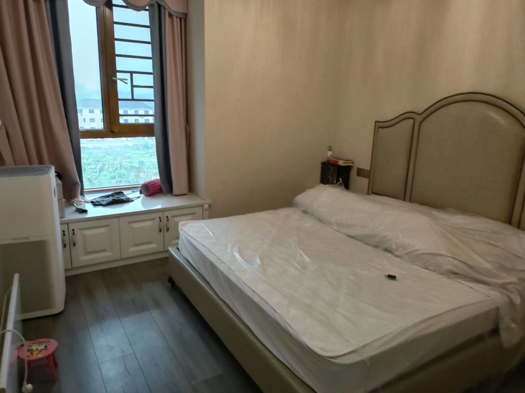 亏本出售，捡漏，新城壹号5期，电梯洋房，好楼层，证满二