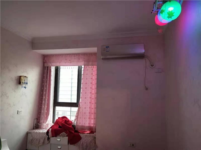 沔中對面紅樹灣滿二精裝電梯房過戶方便中間樓層看房方便