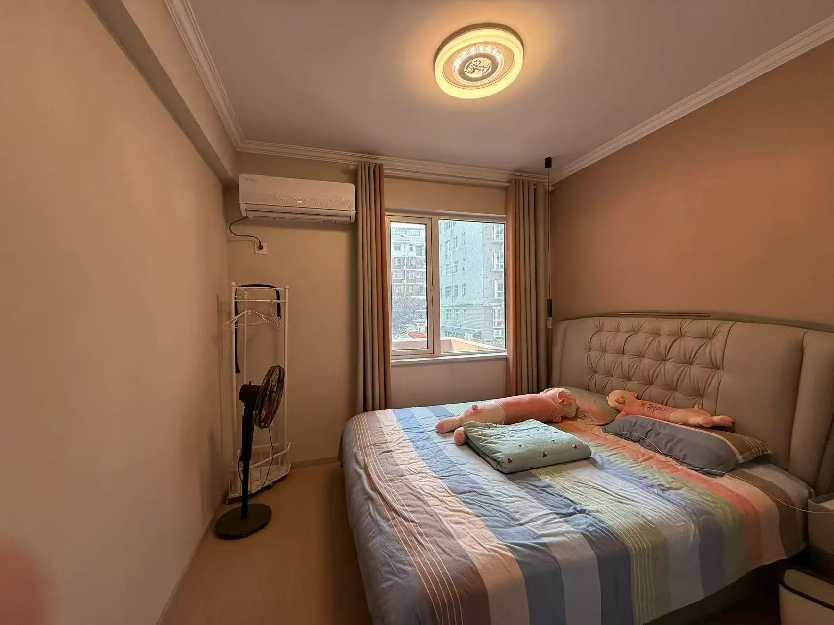 捡漏，新城1号对面，新城花园，精装三房，成色非常新，证满二