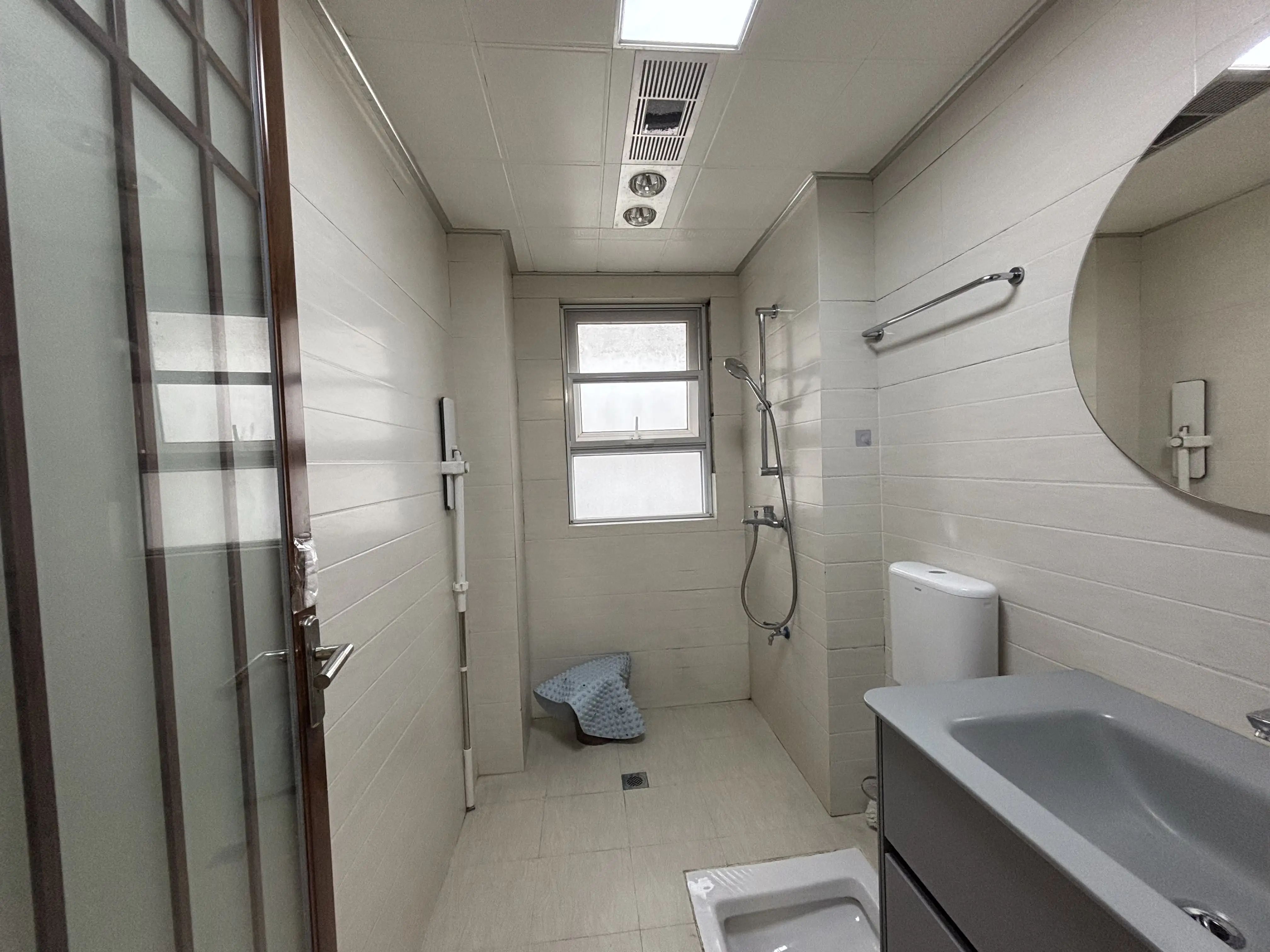 满庭春，边户小高层，精装三房，全屋品牌家具带暖气，单价4千多