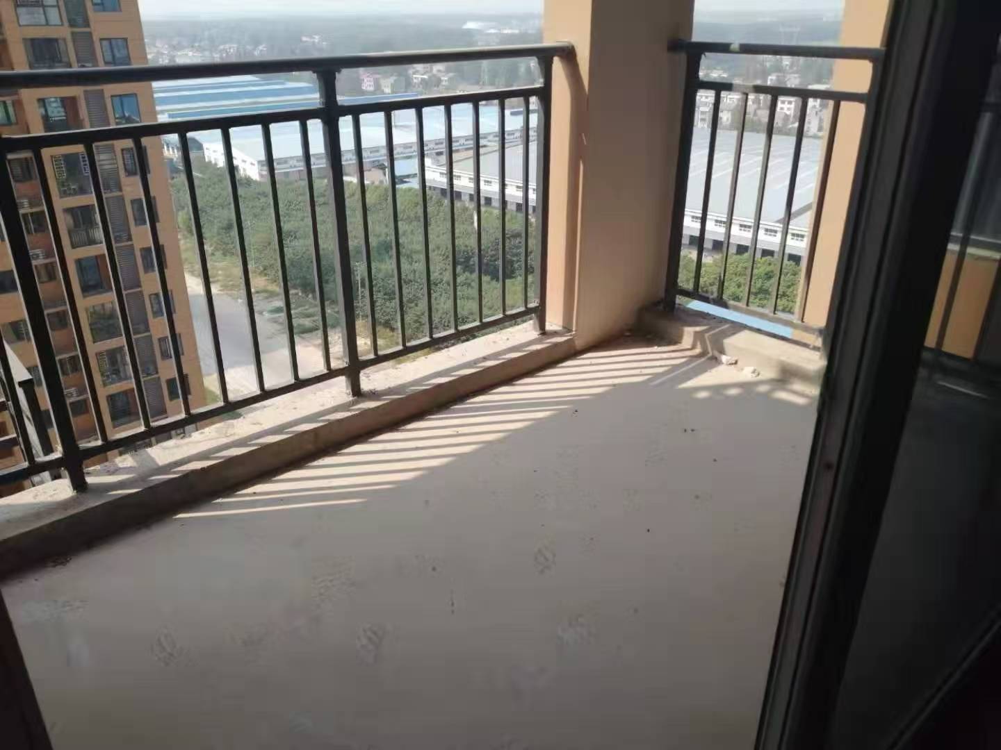 急售，捡漏，满庭春，电梯好楼层，满2，毛坯三房，33万