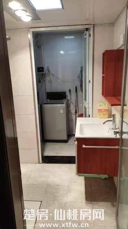 中央華府9層2室2廳9層電梯房出租