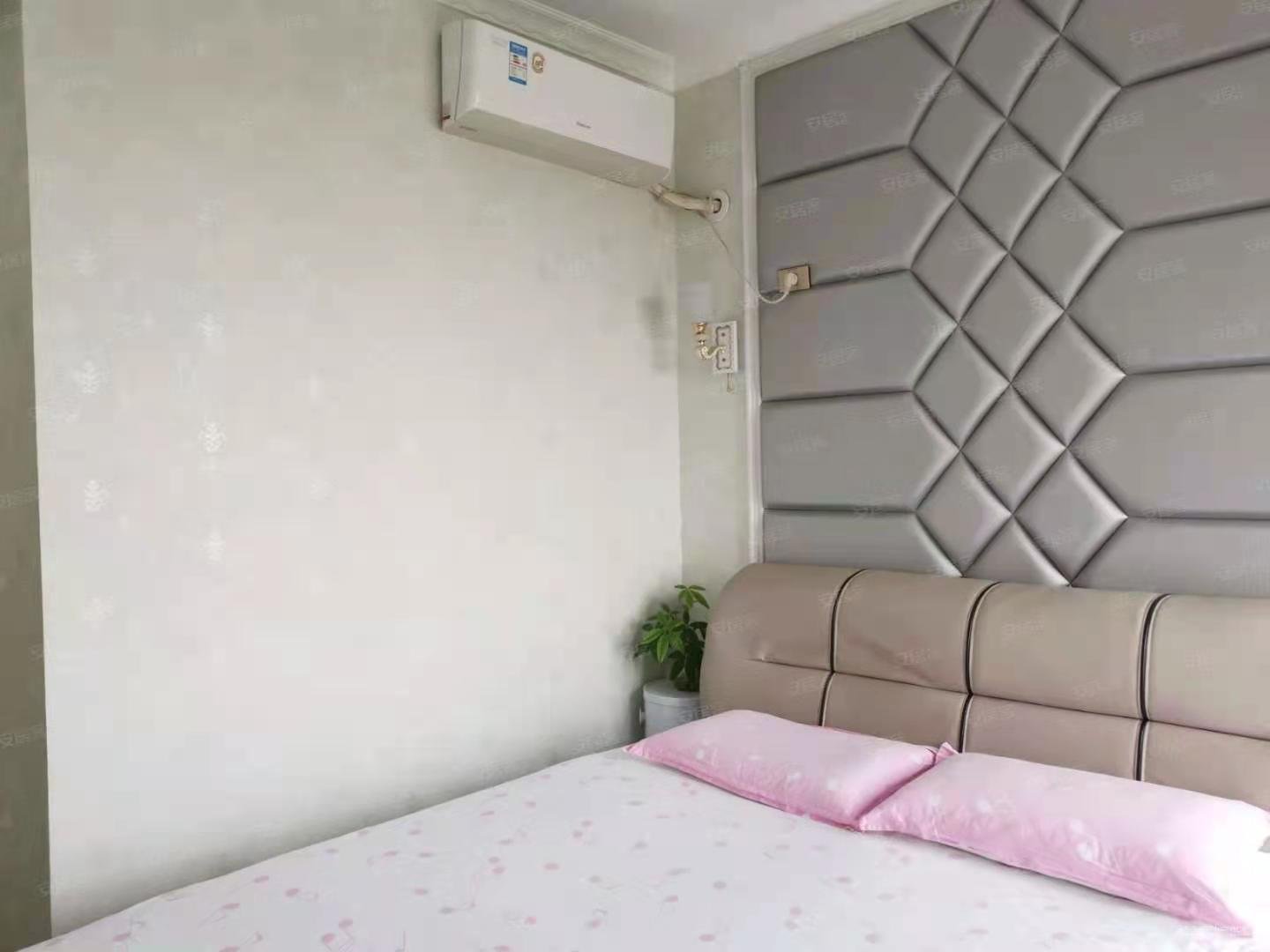 御臺(tái)公館精裝三房拎包入住