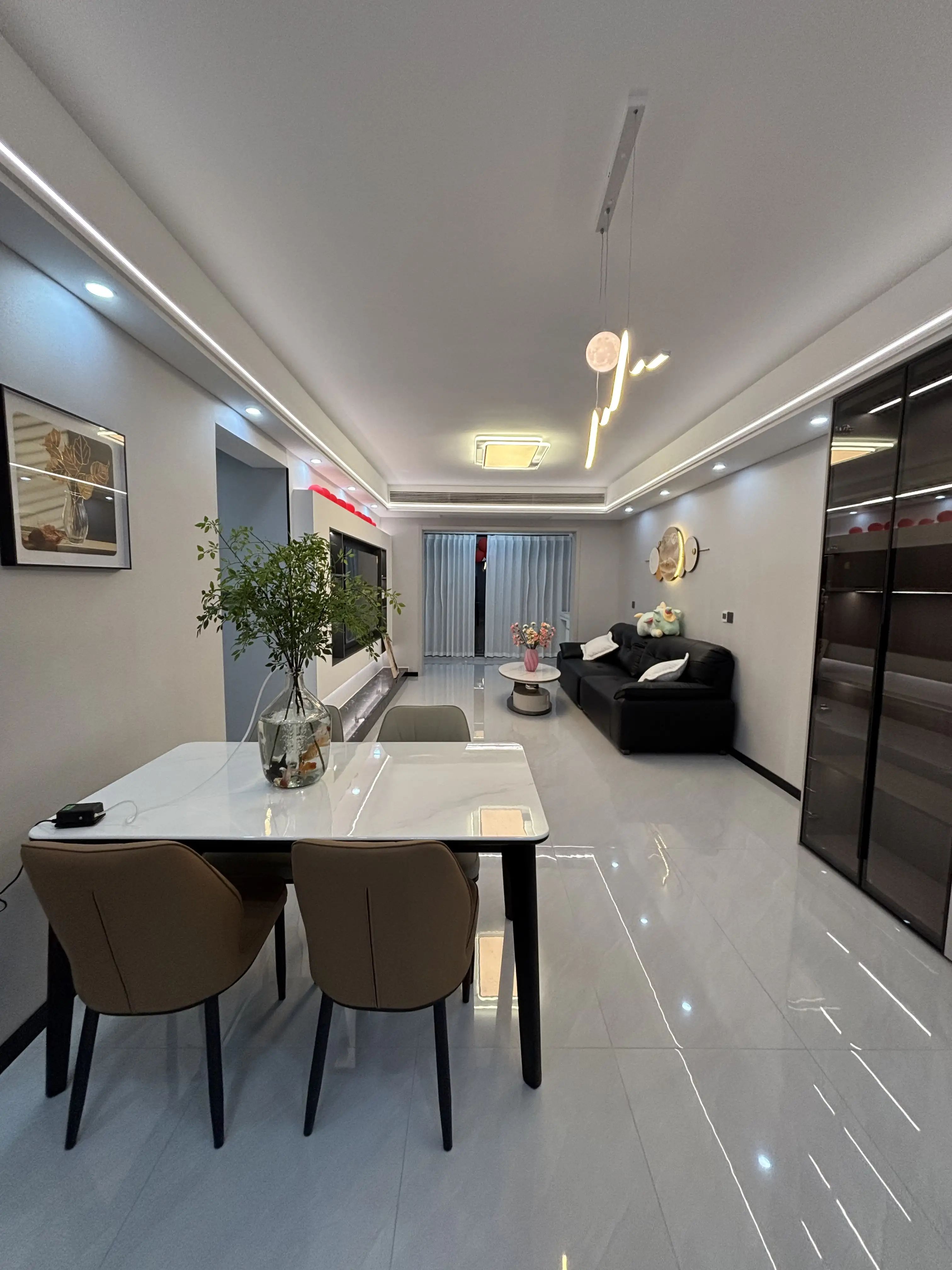 亏本出售，御湖世家，送车位，全新装修婚房，精装三房，好楼层