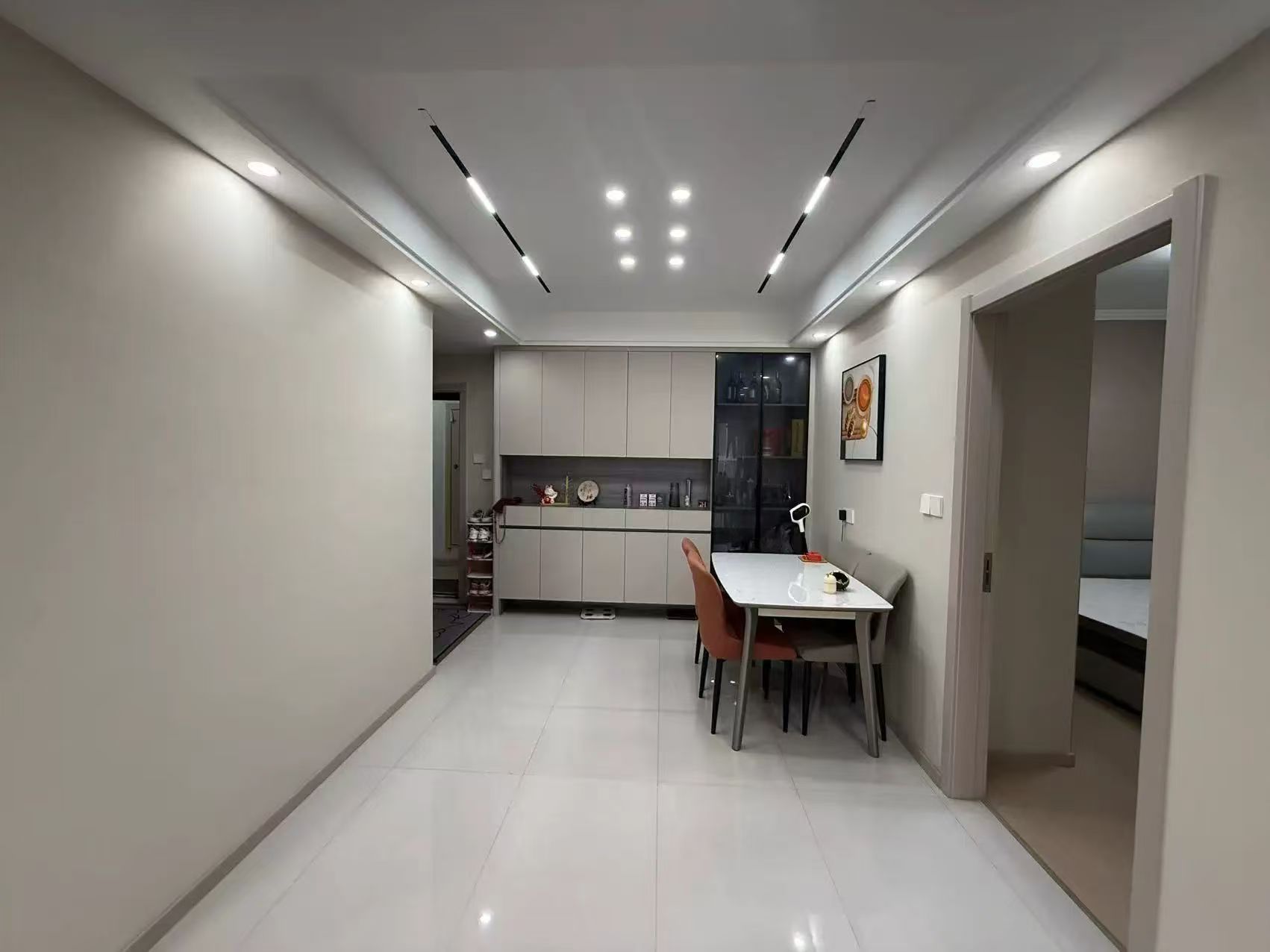 捡漏，新城1号对面，新城花园，精装三房，成色非常新，证满二