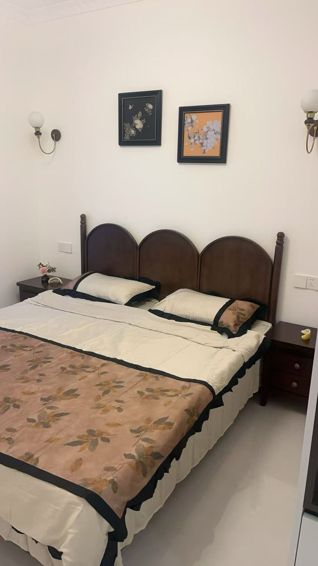 ​城‮吾，南‬悦旁，元泰未来城c区，​全新‮修装‬中‬古风​，精装三房，满2年