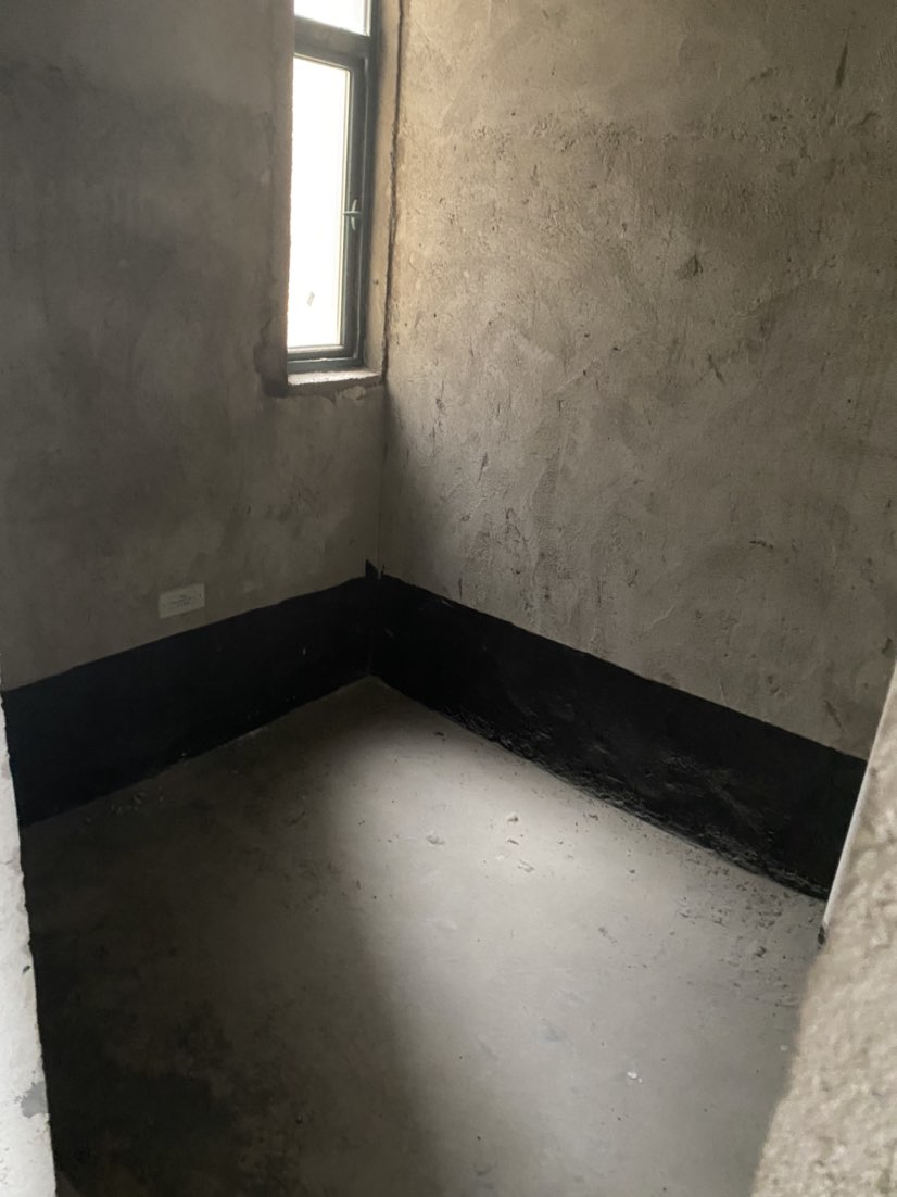 新城一號(hào)四期湖景房戶型好南北通透，周邊商圈成熟 樓層 附近