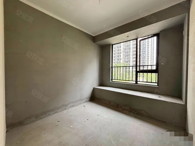 城南，現(xiàn)房，吾悅，單價(jià)4700，毛坯四房，南北通透，采光好，急售