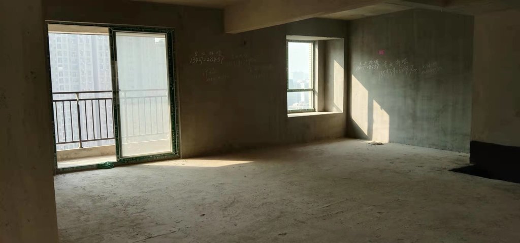 和合国际五期毛坯三房小区环境好人车分流看房方便